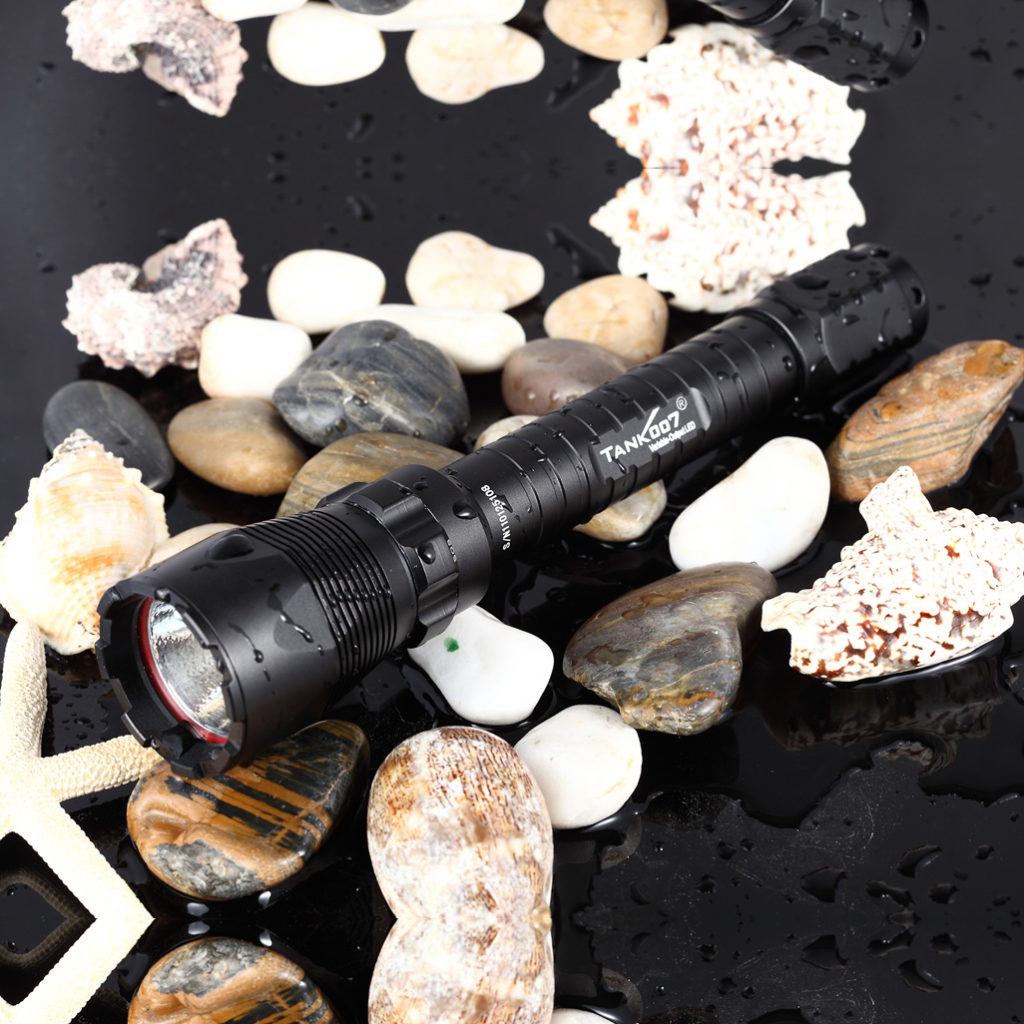 TR02 Outdoor Searching outdoor led flashlight tank007